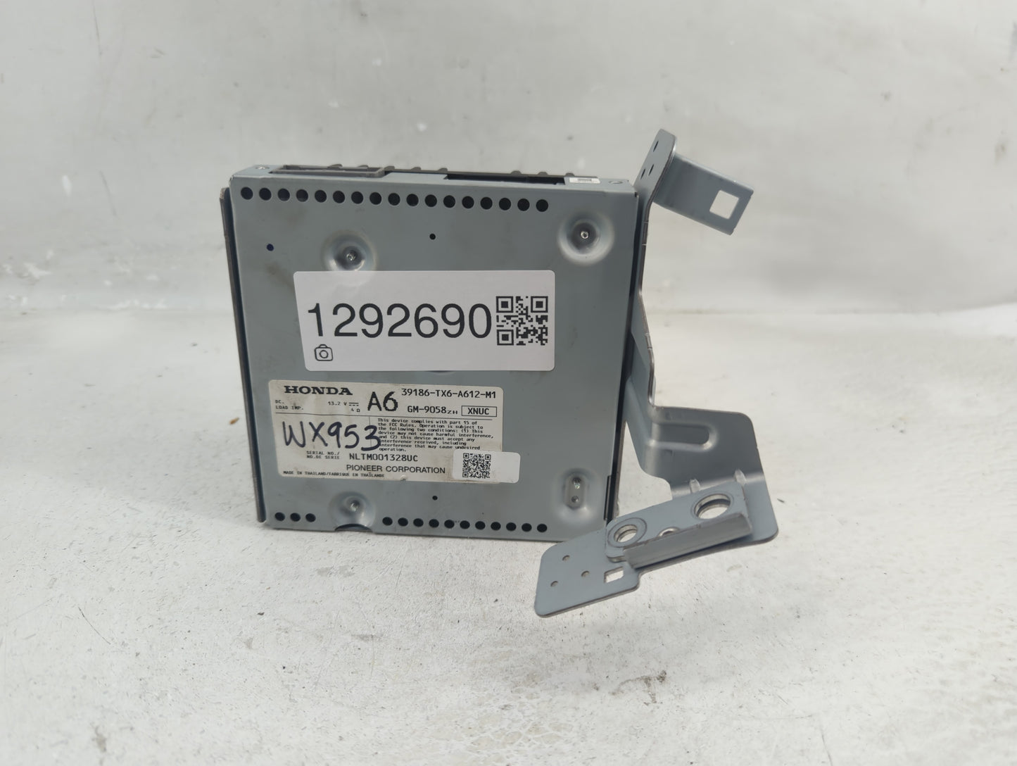 2017-2018 Acura Ilx Radio AM FM Cd Player Receiver Replacement P/N:39186-TX6-A612-M1 Fits Fits 2017 2018 OEM Used Auto Parts