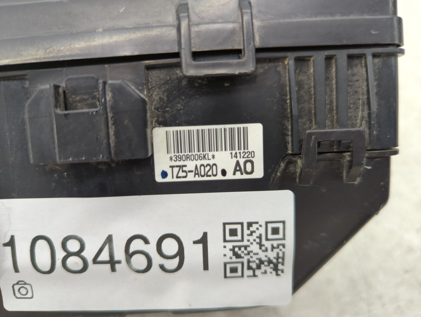 2014-2016 Acura Mdx Fusebox Fuse Box Panel Relay Module P/N:TZ5 A020 Fits Fits 2014 2015 2016 OEM Used Auto Parts - Oemuseda