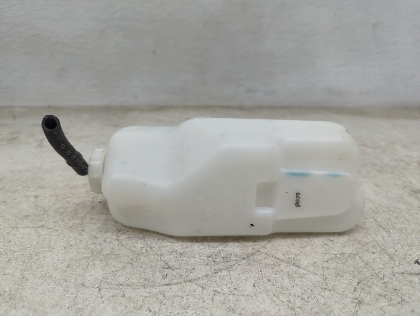 2014-2016 Acura Mdx Radiator Coolant Overflow Expansion Tank Bottle - Oemusedautoparts1.com