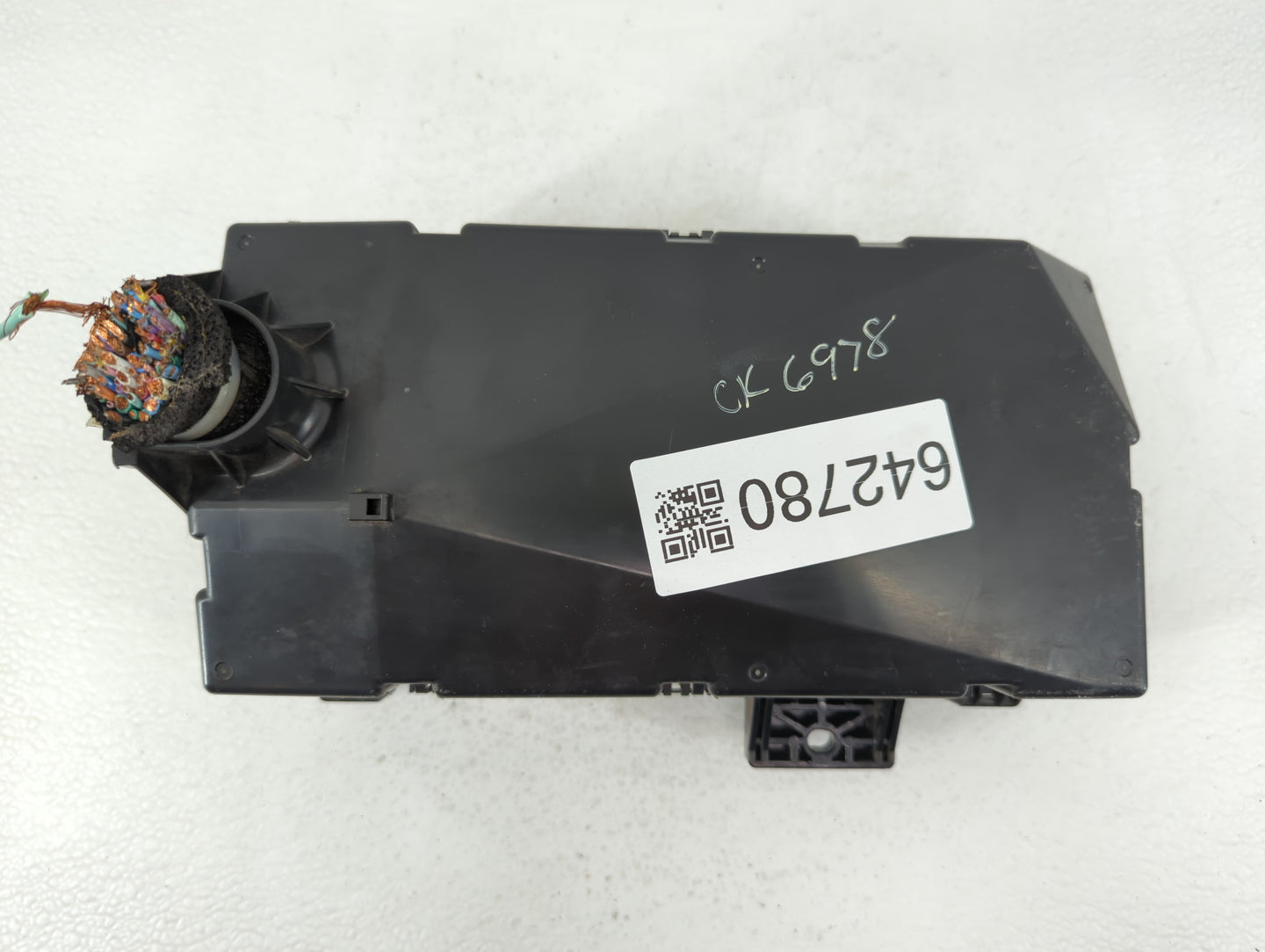 2016 Acura Mdx Fusebox Fuse Box Panel Relay Module P/N:390R02HPM TZ5-A020 A0 Fits OEM Used Auto Parts - Oemusedautoparts1.co