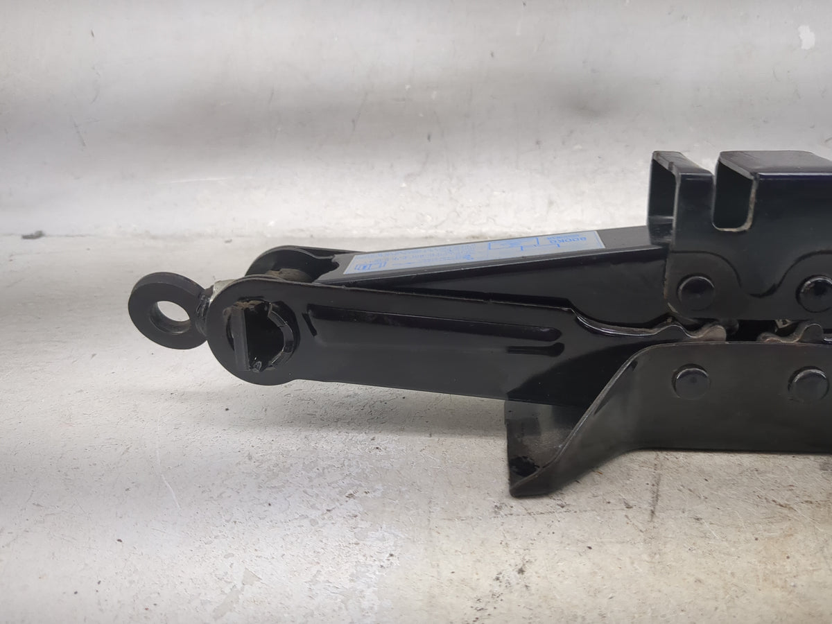 2016 Acura Tlx Spare Scissor Car Jack Black - Oemusedautoparts1.com