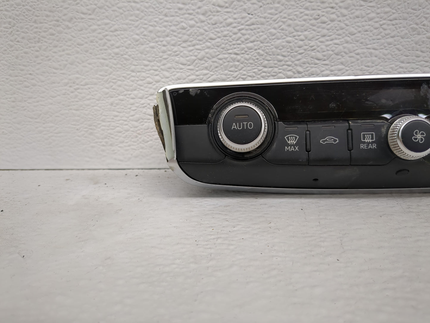 2015-2018 Audi A3 Climate Control Module Temperature AC/Heater Replacement P/N:8V0 820 043 C Fits Fits 2015 2016 2017 2018 O