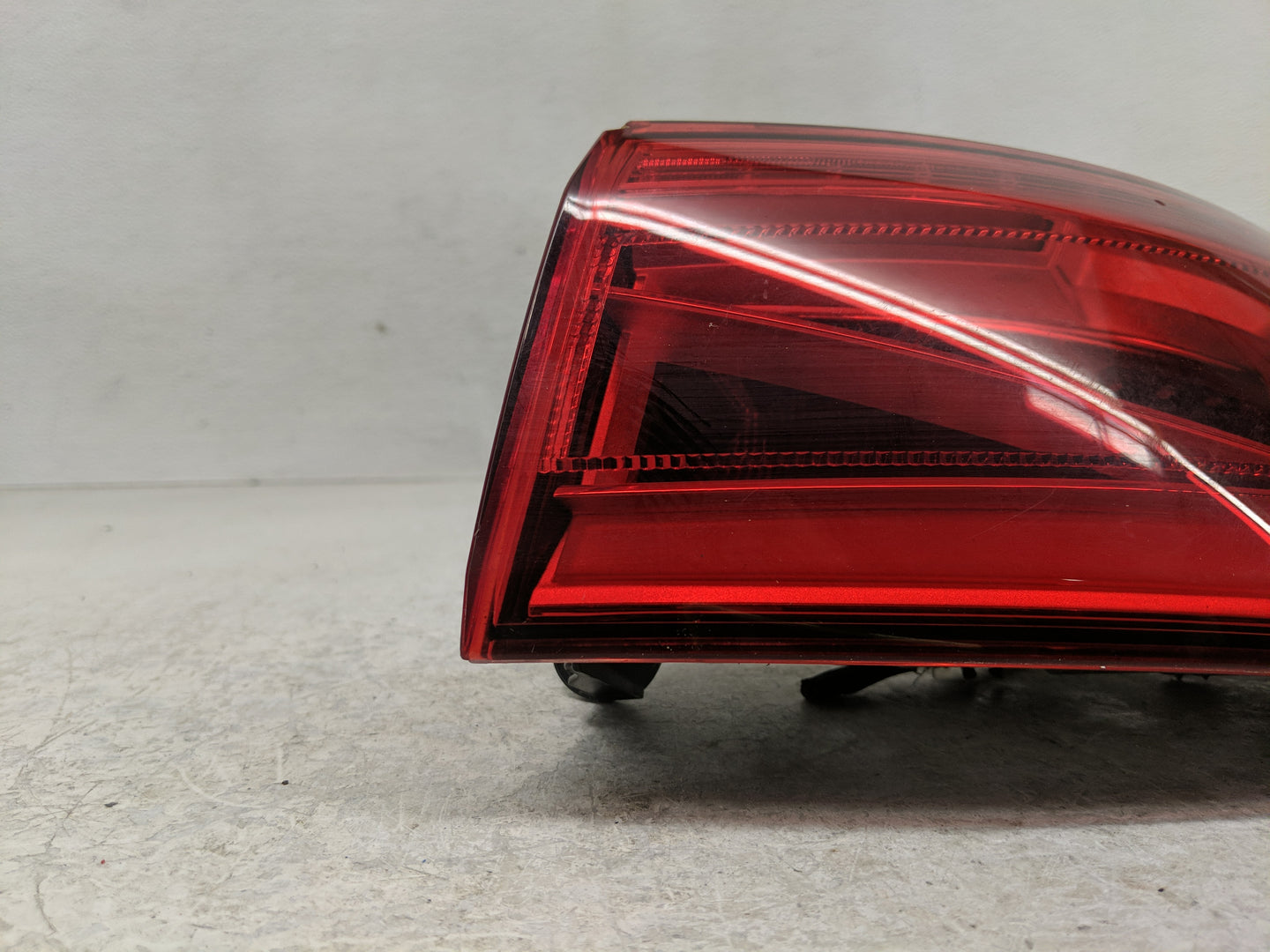 2015-2016 Audi A3 Tail Light Assembly Passenger Right OEM P/N:8V5 945 095 C Fits Fits 2015 2016 OEM Used Auto Parts - Oemuse