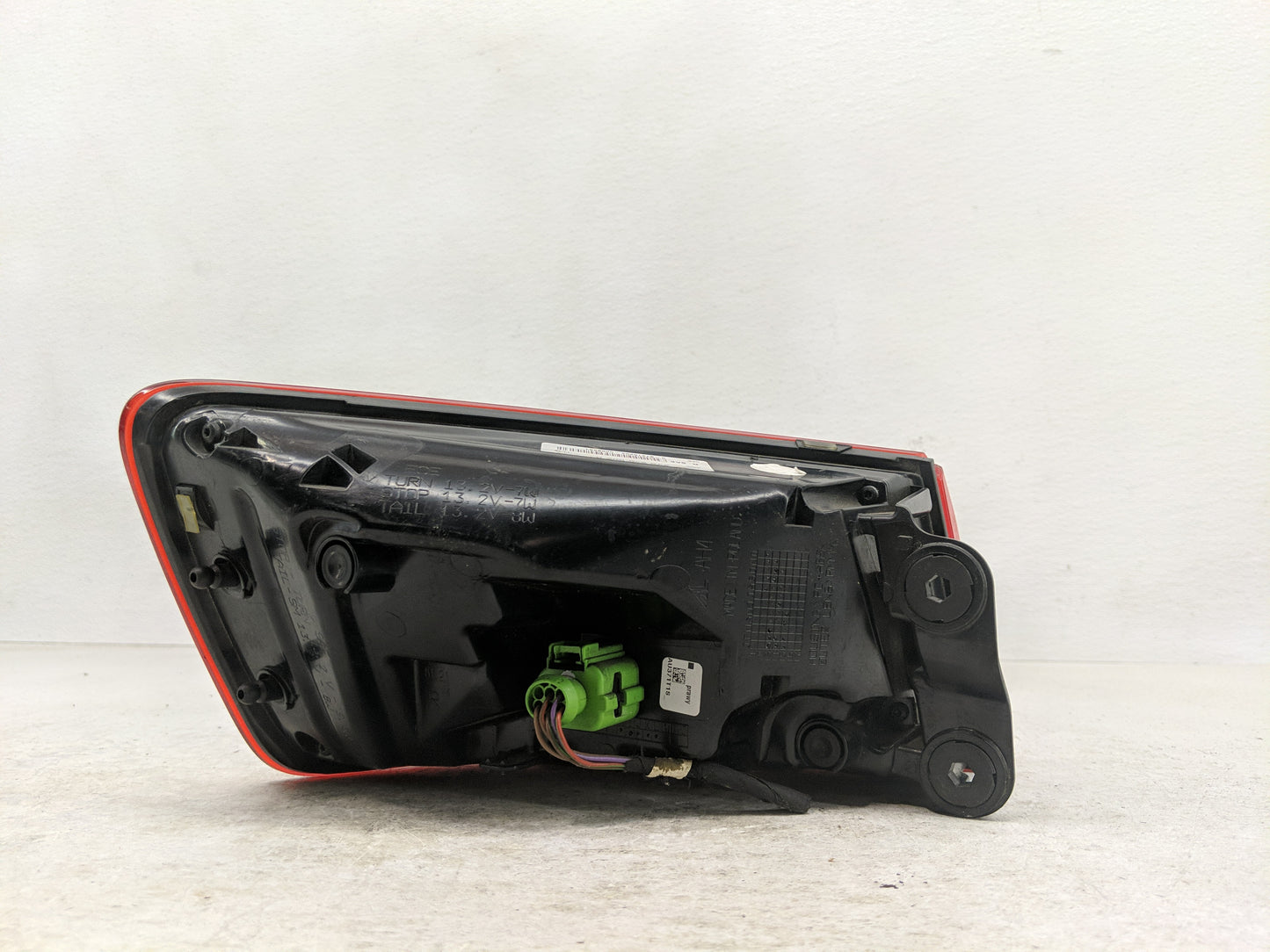 2015-2016 Audi A3 Tail Light Assembly Passenger Right OEM P/N:8V5 945 095 C Fits Fits 2015 2016 OEM Used Auto Parts - Oemuse