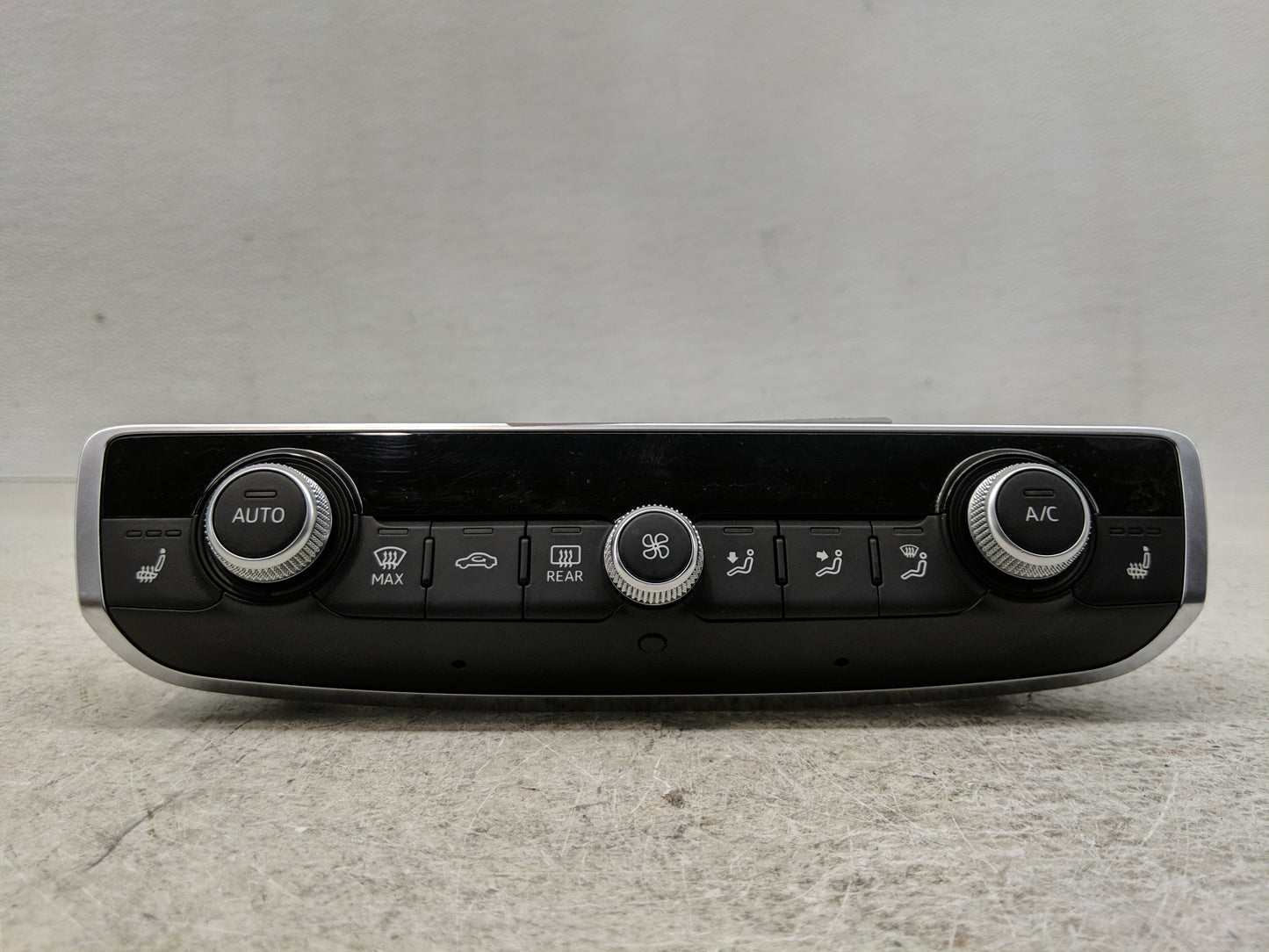 2015-2018 Audi A3 Climate Control Module Temperature AC/Heater Replacement P/N:8V0 820 043 C Fits Fits 2015 2016 2017 2018 O