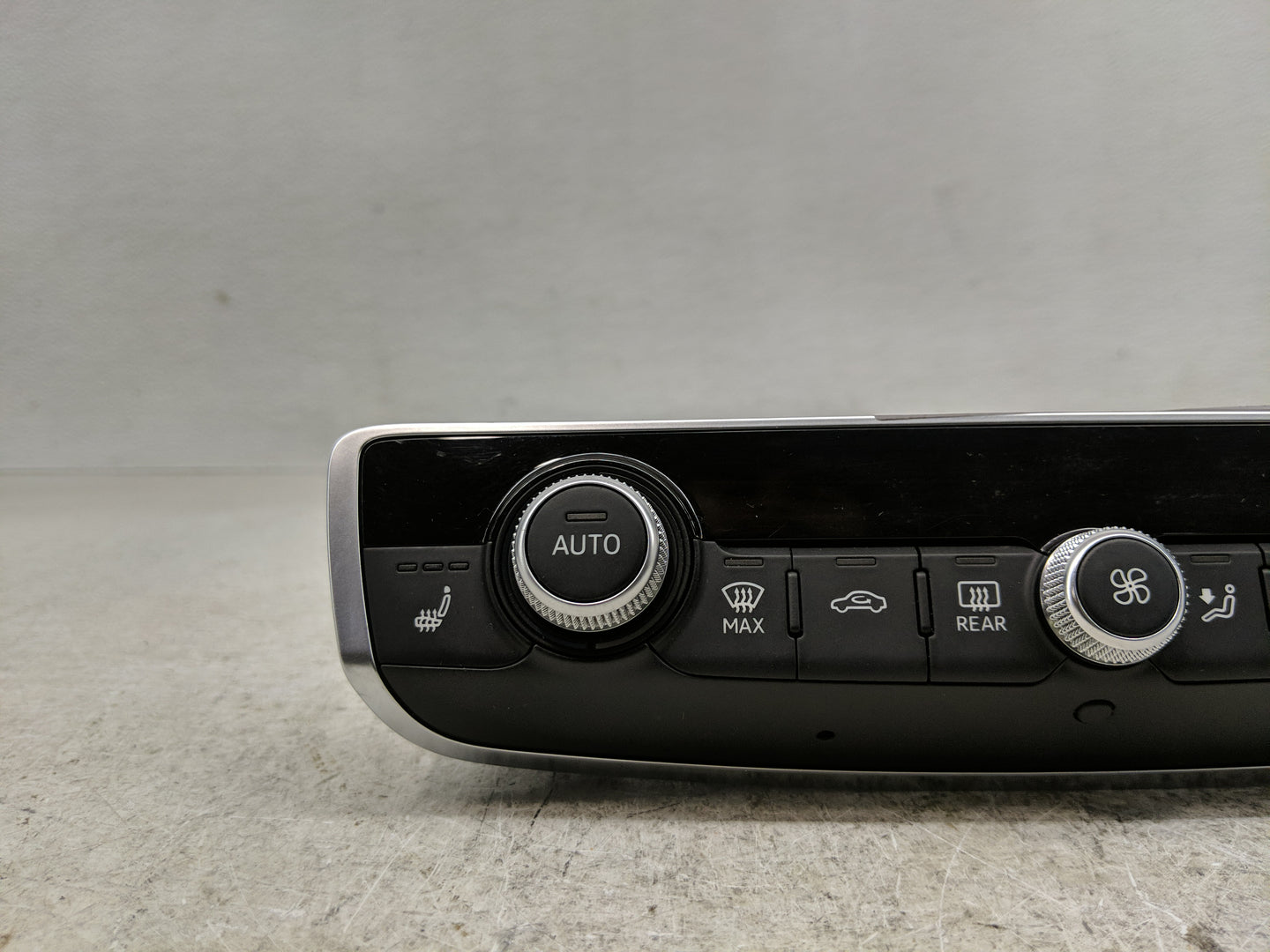 2015-2018 Audi A3 Climate Control Module Temperature AC/Heater Replacement P/N:8V0 820 043 C Fits Fits 2015 2016 2017 2018 O