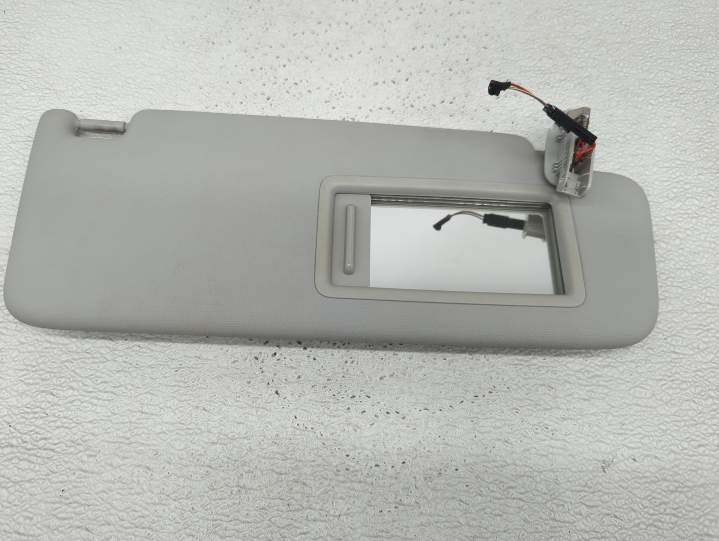 2015-2018 Audi A3 Sun Visor Shade Replacement Passenger Right Mirror Fits Fits 2015 2016 2017 2018 OEM Used Auto Parts - Oem