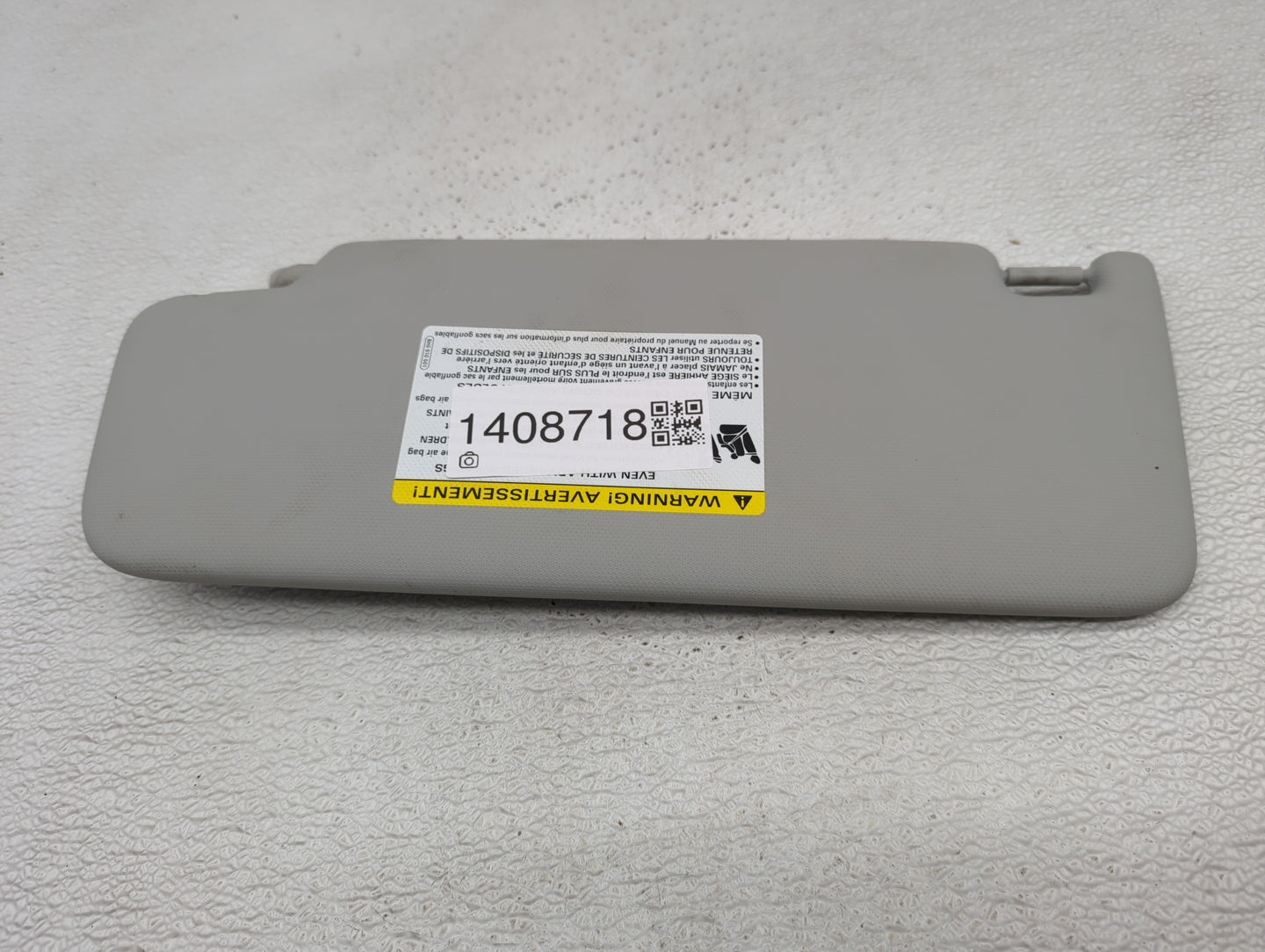 2015-2018 Audi A3 Sun Visor Shade Replacement Passenger Right Mirror Fits Fits 2015 2016 2017 2018 OEM Used Auto Parts - Oem