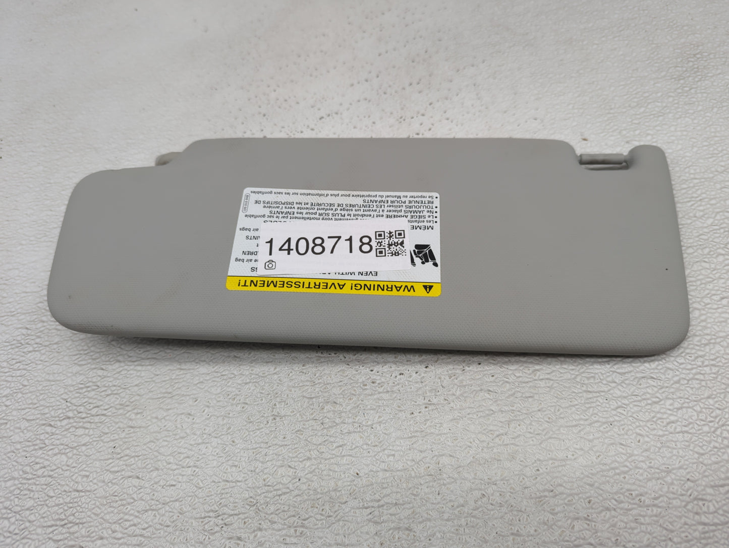 2015-2018 Audi A3 Sun Visor Shade Replacement Passenger Right Mirror Fits Fits 2015 2016 2017 2018 OEM Used Auto Parts - Oem
