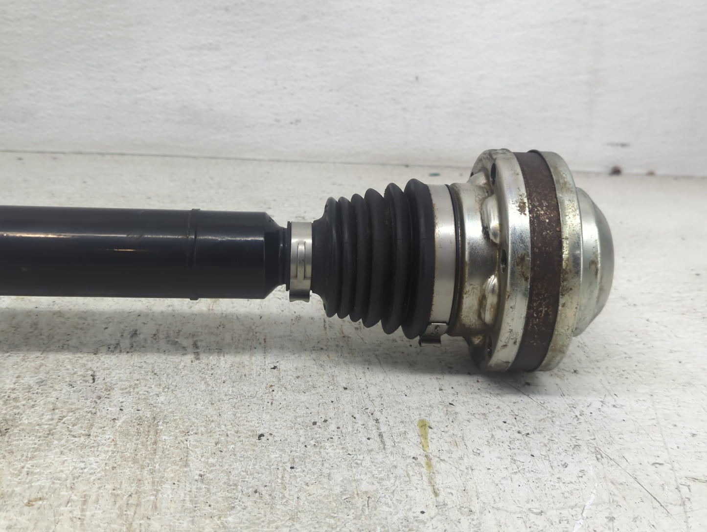 2015-2016 Audi A3 Axle Shaft Front Passenger Cv C/v - Oemusedautoparts1.com