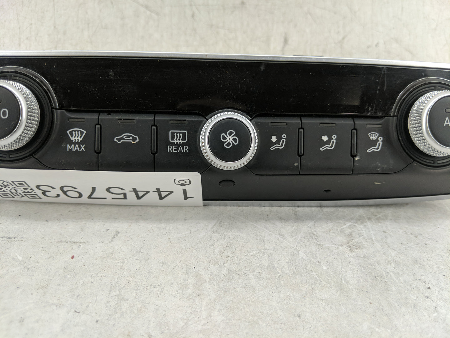 2015-2018 Audi A3 Climate Control Module Temperature AC/Heater Replacement P/N:8V0820043D Fits Fits 2015 2016 2017 2018 OEM 