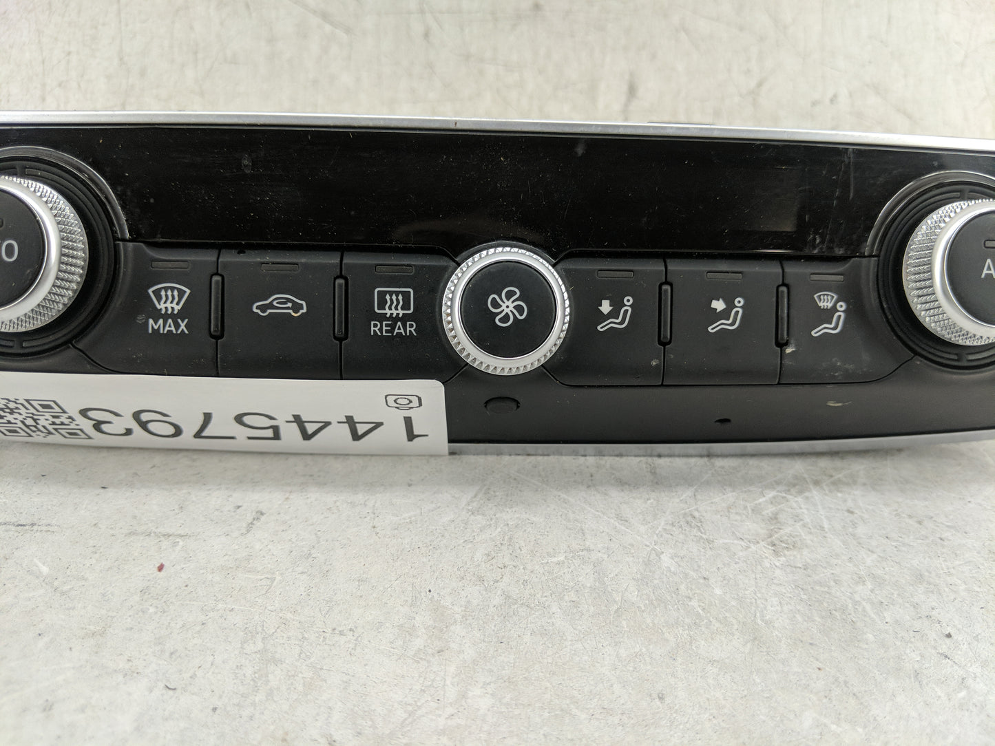 2015-2018 Audi A3 Climate Control Module Temperature AC/Heater Replacement P/N:8V0820043D Fits Fits 2015 2016 2017 2018 OEM 