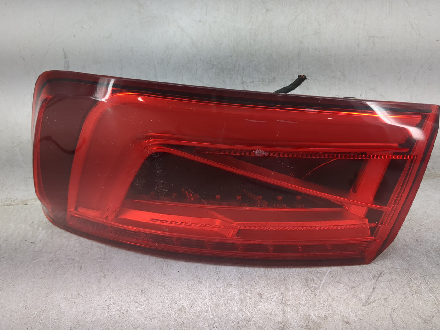 2015-2016 Audi A3 Tail Light Assembly Passenger Right OEM P/N:8V5 945 096 C Fits Fits 2015 2016 OEM Used Auto Parts - Oemuse