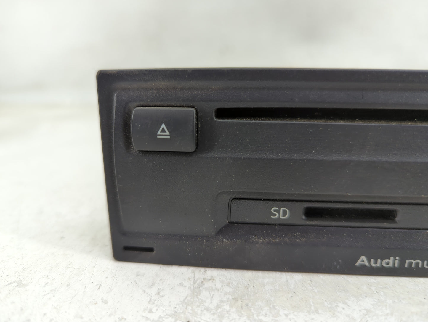 2016 Audi A3 Radio AM FM Cd Player Receiver Replacement P/N:8V0035878 8V0035844, CQ-SA15E4AE Fits OEM Used Auto Parts - Oemu