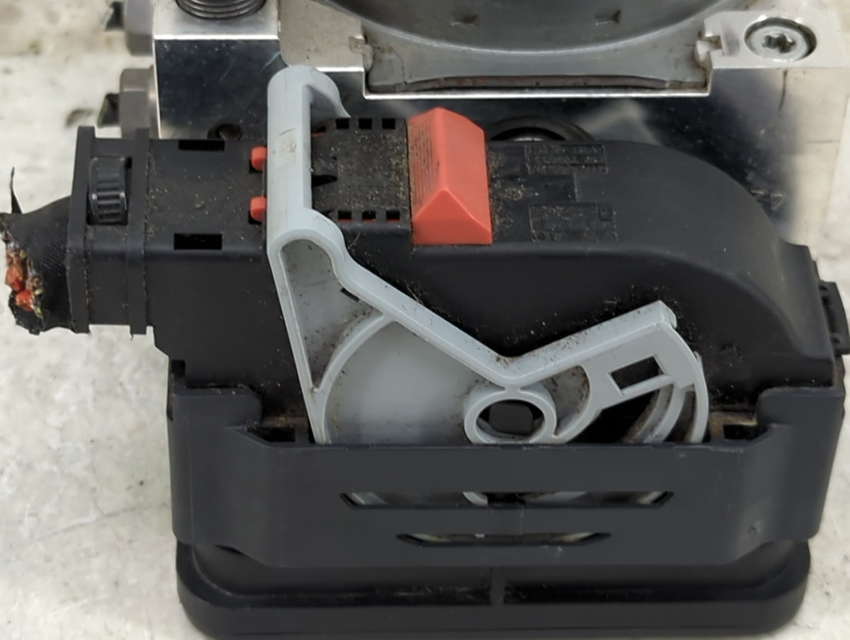 2015-2016 Audi A3 Anti-Lock Brake ABS Pump Module Actuator OEM P/N:3Q0614517K 10.0220-0551.4 Fits Fits 2015 2016 OEM Used Au