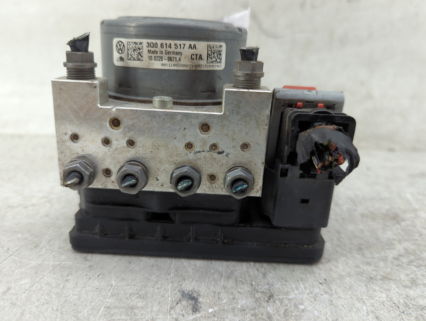 2015-2016 Audi A3 ABS Pump Control Module Replacement P/N:3Q0614517AA 10.0220-0671.4, 3Q0907379AA Fits Fits 2015 2016 OEM Us