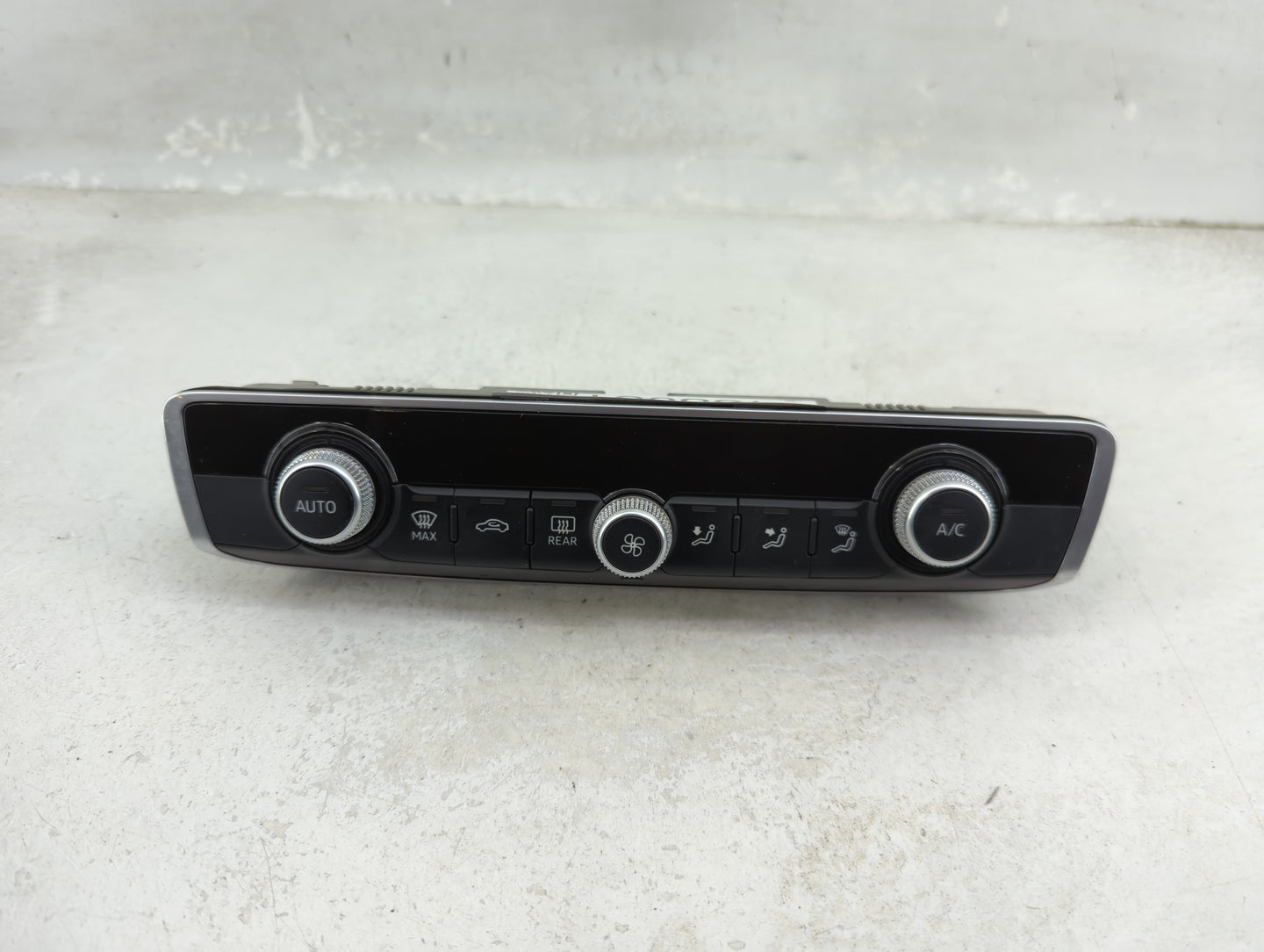 2015-2018 Audi A3 Climate Control Module Temperature AC/Heater Replacement P/N:8V0 820 043 C Fits Fits 2015 2016 2017 2018 O