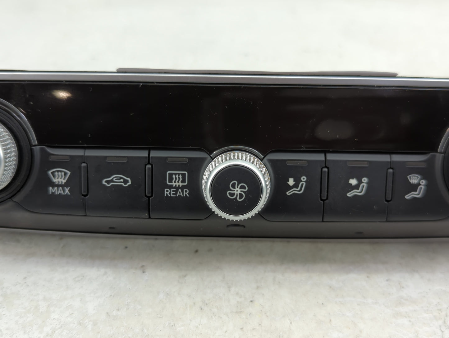 2015-2018 Audi A3 Climate Control Module Temperature AC/Heater Replacement P/N:8V0 820 043 C Fits Fits 2015 2016 2017 2018 O