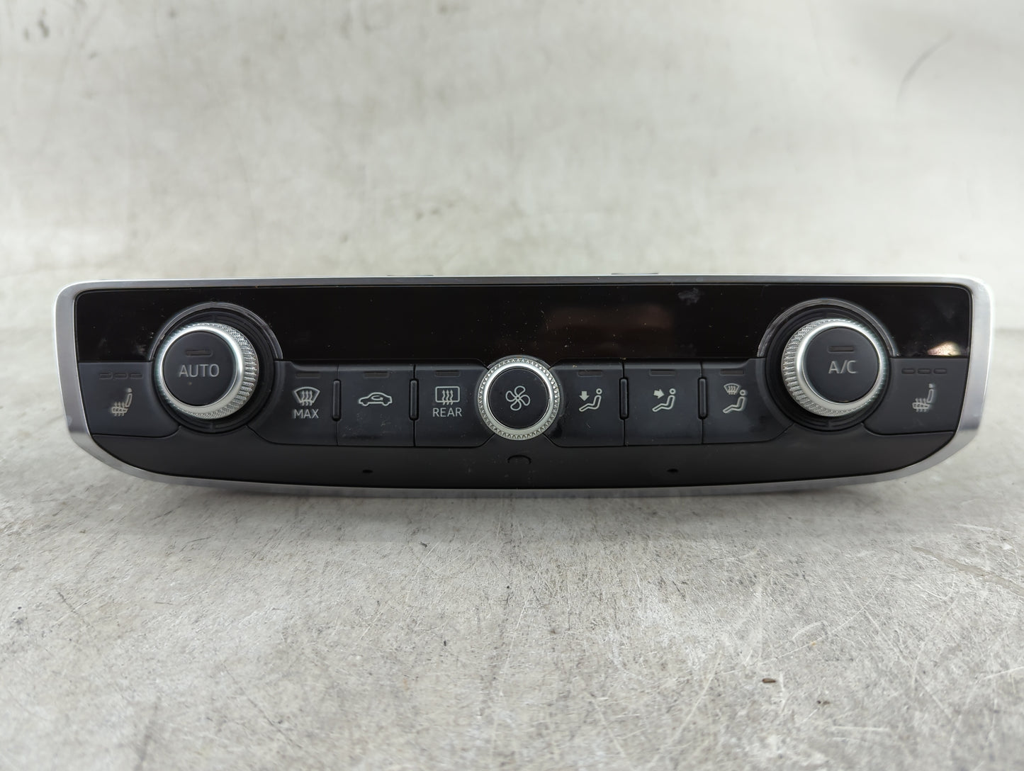 2015-2018 Audi A3 Climate Control Module Temperature AC/Heater Replacement P/N:8V0 820 043 D Fits Fits 2015 2016 2017 2018 O