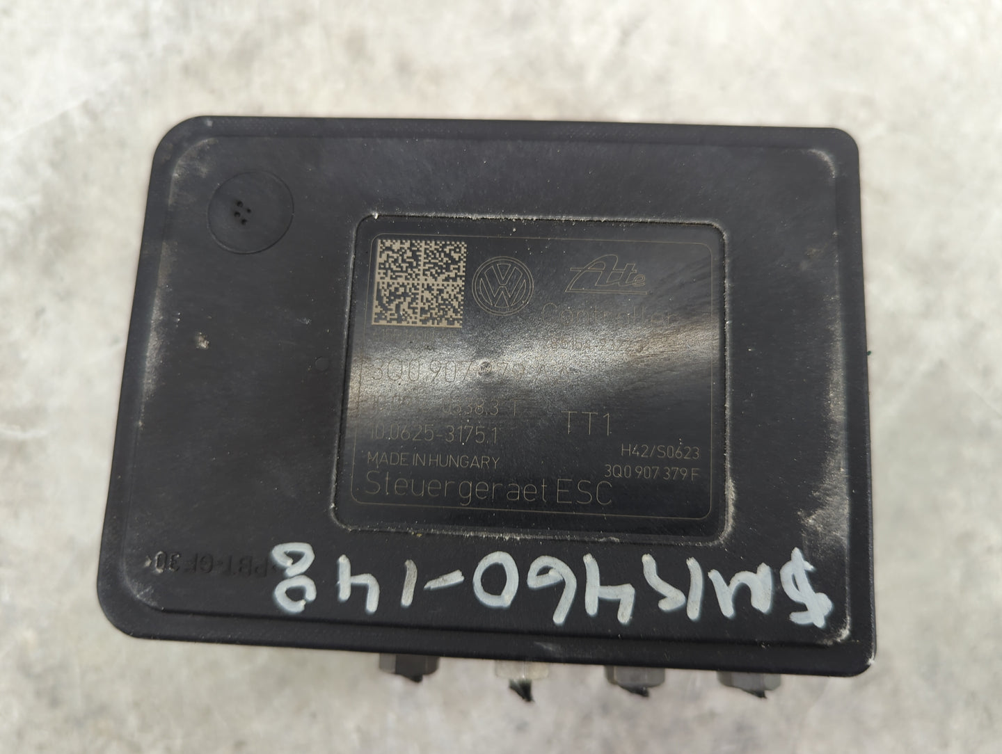2015-2016 Audi A3 ABS Pump Control Module Replacement P/N:8V0614517AA 10.0220-0671.4, 3Q0907379AA, 3Q0907379F Fits Fits 2015