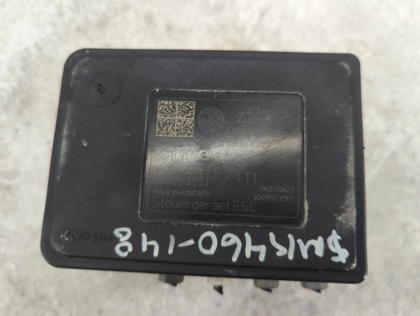 2015-2016 Audi A3 ABS Pump Control Module Replacement P/N:8V0614517AA 10.0220-0671.4, 3Q0907379AA, 3Q0907379F Fits Fits 2015
