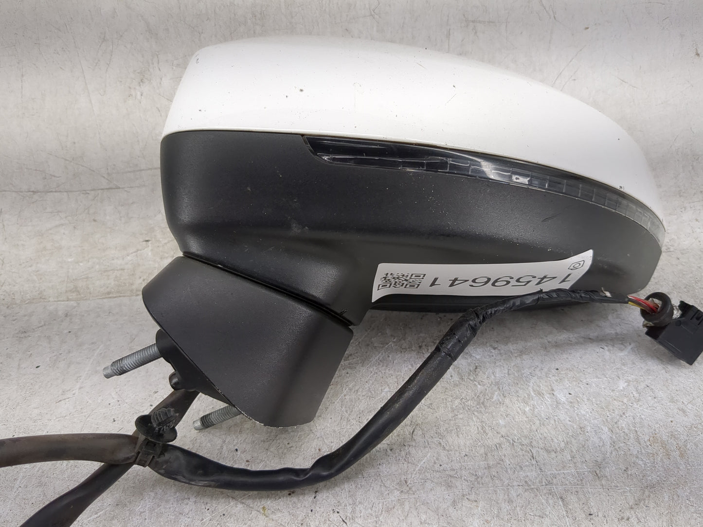 2015-2018 Audi A3 Driver Side View Mirror - Left Door Mirror OEM Used - Oemusedautoparts1.com