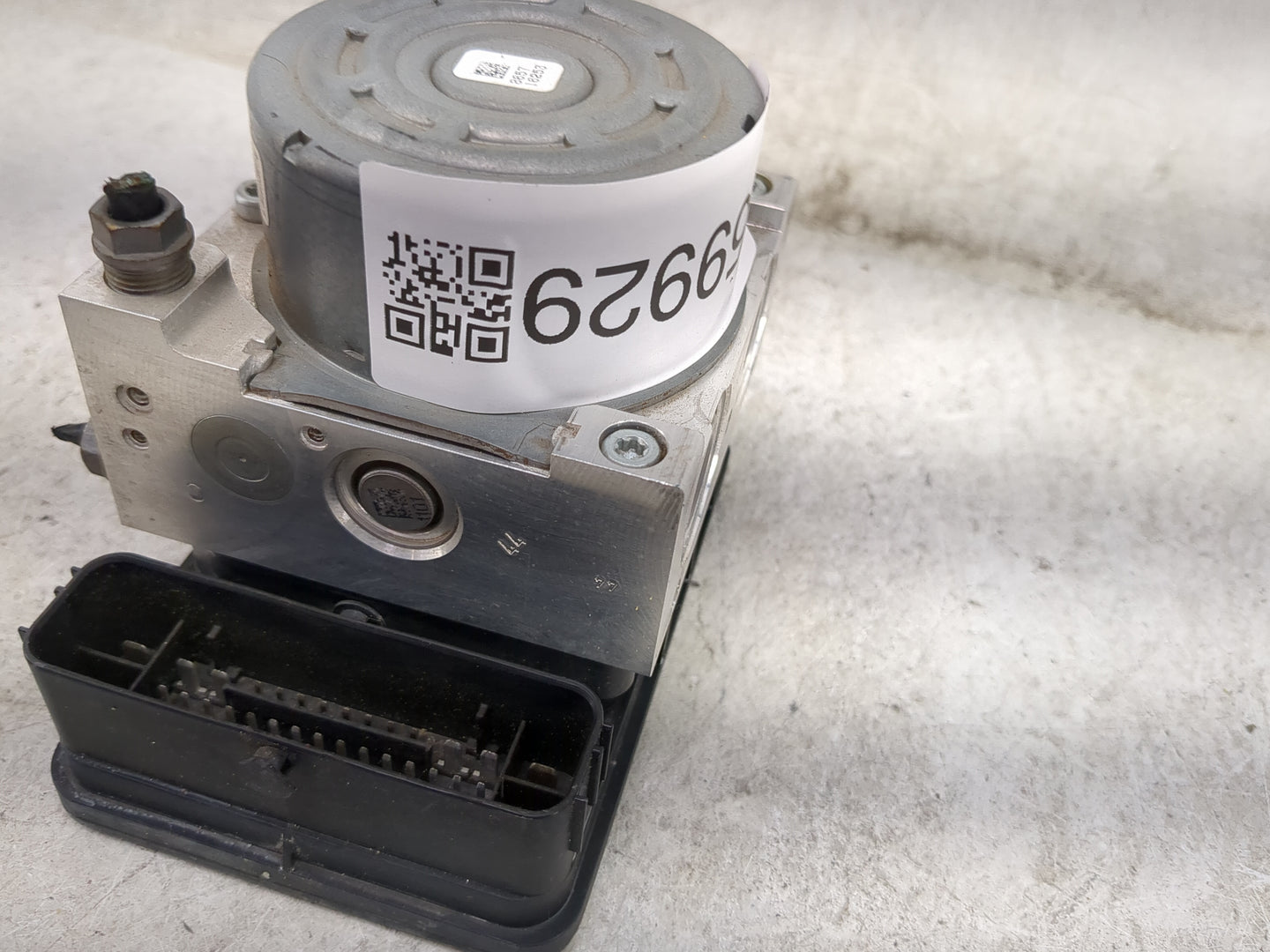 2015-2016 Audi A3 ABS Pump Control Module Replacement P/N:3Q0614517AA 10.0220-0671.4 Fits Fits 2015 2016 OEM Used Auto Parts