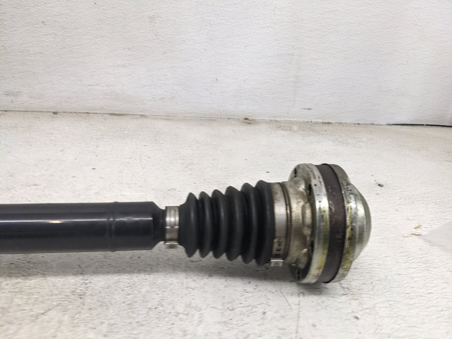 2015-2016 Audi A3 Axle Shaft Front Passenger Cv C/v 1461145 - Oemusedautoparts1.com