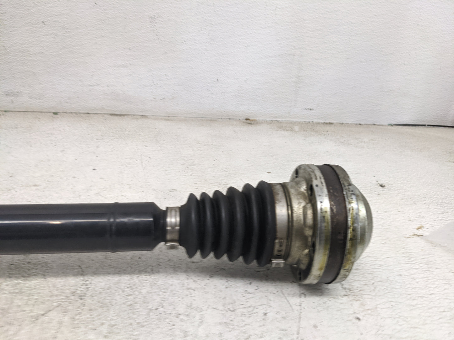 2015-2016 Audi A3 Axle Shaft Front Passenger Cv C/v 1461145 - Oemusedautoparts1.com