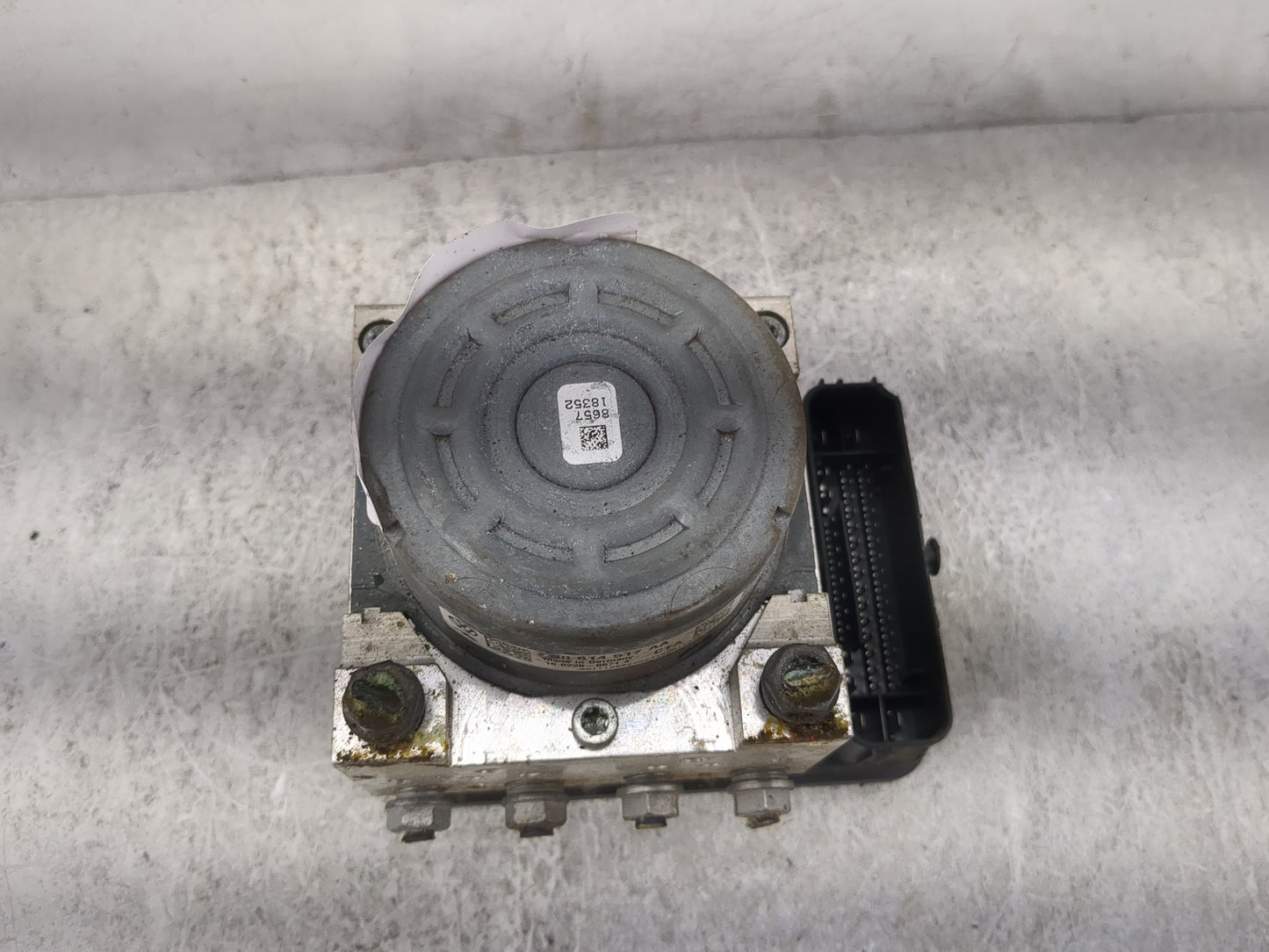 2015-2016 Audi A3 ABS Pump Control Module Replacement P/N:0Q0 614 517 AA 10.0220-0671.4 Fits Fits 2015 2016 OEM Used Auto Pa