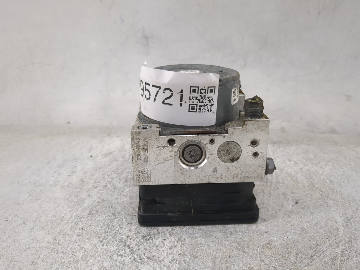 2015-2016 Audi A3 ABS Pump Control Module Replacement P/N:0Q0 614 517 AA 10.0220-0671.4 Fits Fits 2015 2016 OEM Used Auto Pa