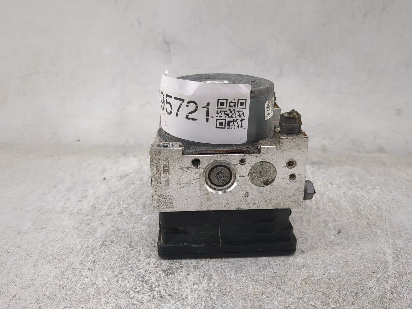 2015-2016 Audi A3 ABS Pump Control Module Replacement P/N:0Q0 614 517 AA 10.0220-0671.4 Fits Fits 2015 2016 OEM Used Auto Pa