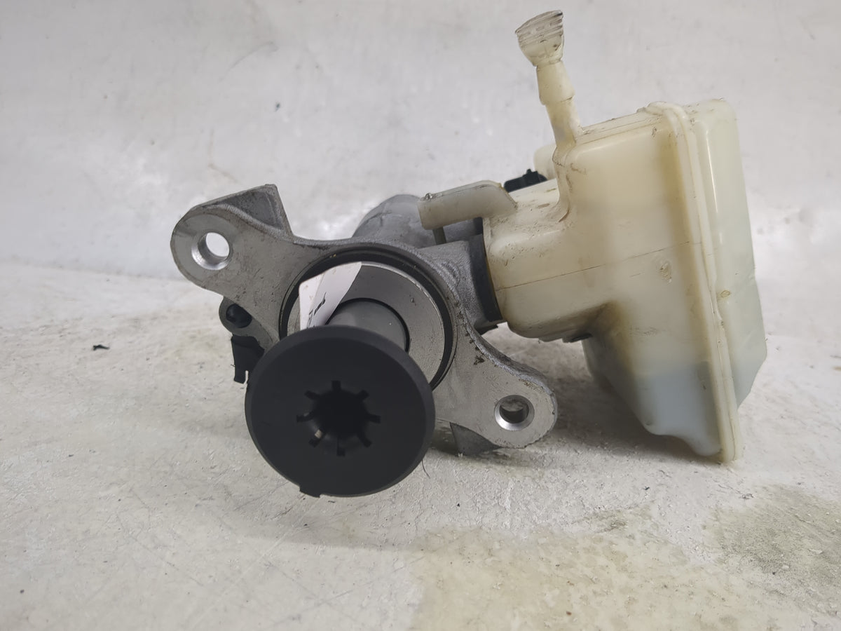 2015-2018 Audi A3 Brake Master Cylinder 1496922 - Oemusedautoparts1.com