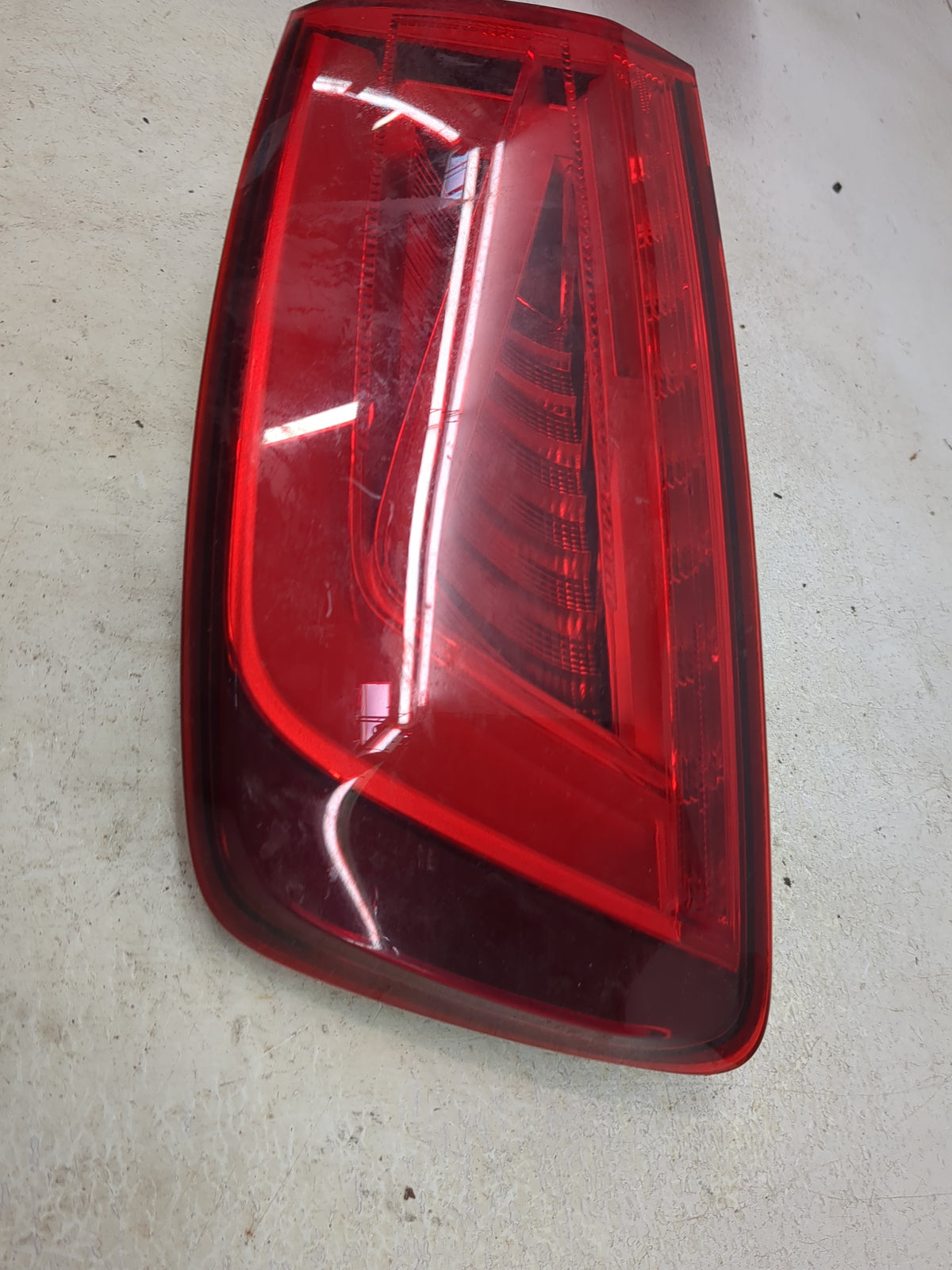2015-2016 Audi A3 Tail Light Assembly Passenger Right OEM P/N:8V5945096C Fits Fits 2015 2016 OEM Used Auto Parts - Oemusedau