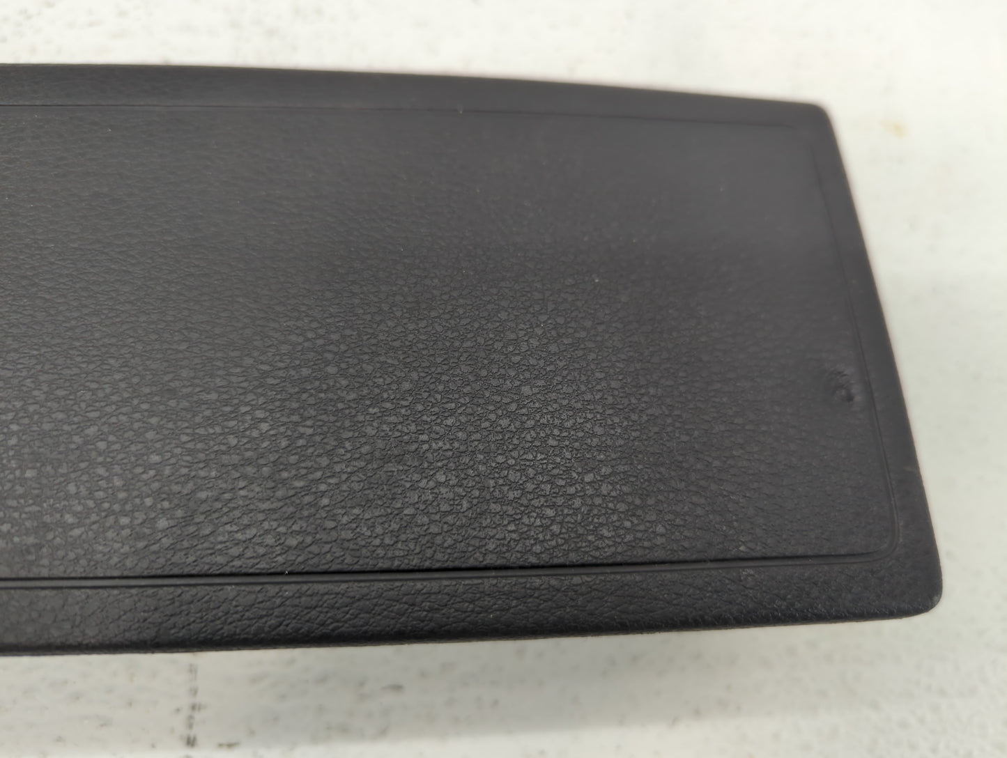 2015-2016 Audi A3 Air Bag Passenger Right Knee OEM P/N:34125666-D Fits Fits 2015 2016 OEM Used Auto Parts - Oemusedautoparts