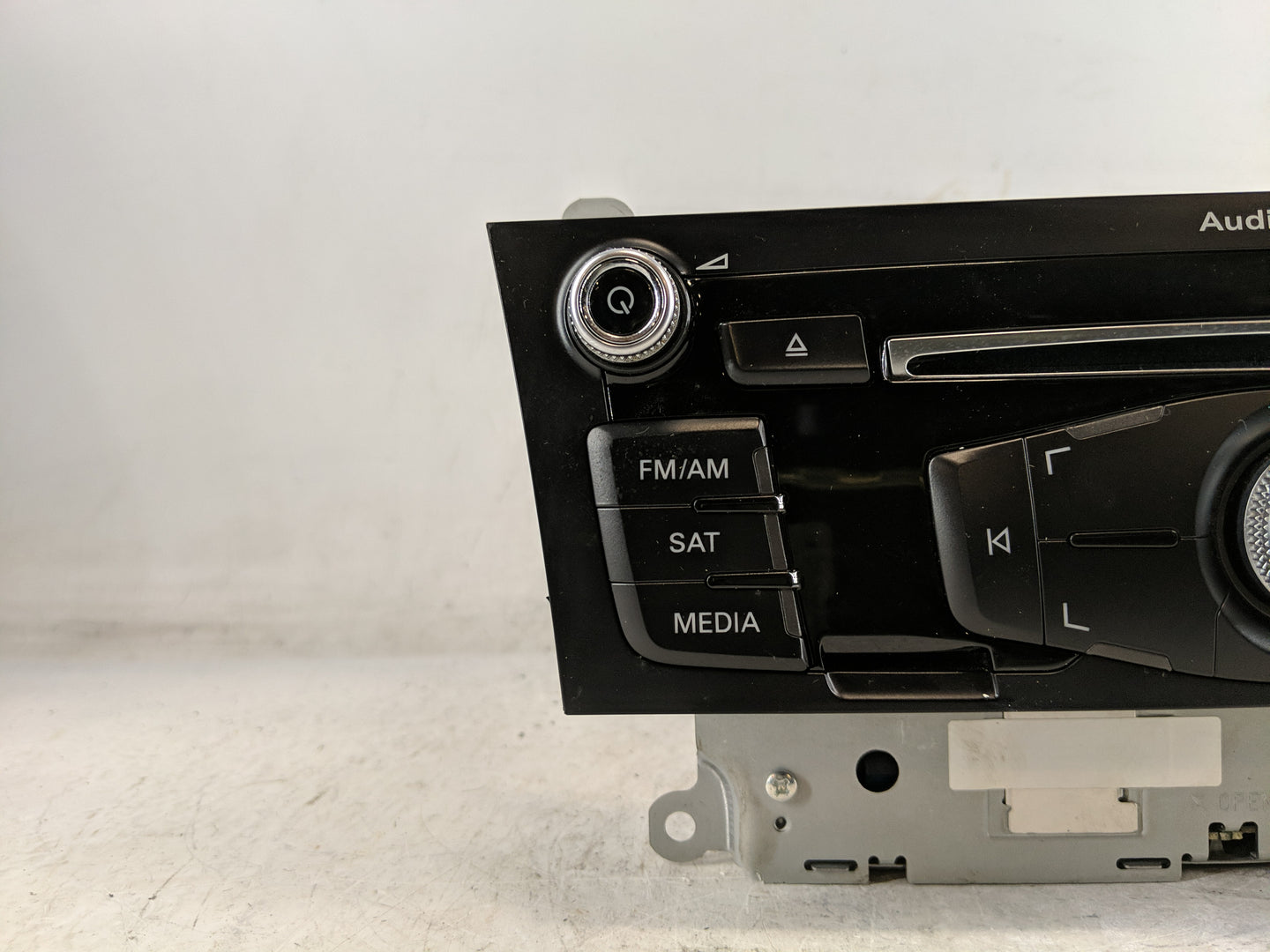 2013-2016 Audi A4 Radio AM FM Cd Player Receiver Replacement P/N:8R1 035 186 Q Fits Fits 2013 2014 2015 2016 OEM Used Auto P