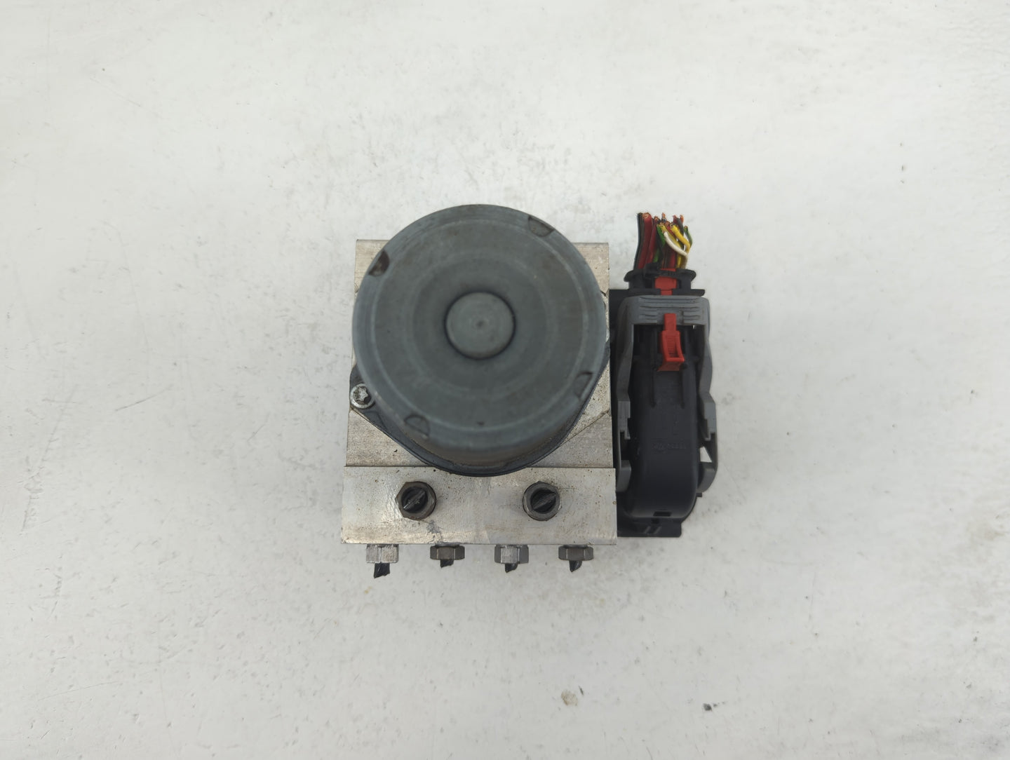 2014-2016 Audi A4 ABS Pump Control Module Replacement P/N:8K0 907 379 CP Fits Fits 2014 2015 2016 OEM Used Auto Parts - Oemu