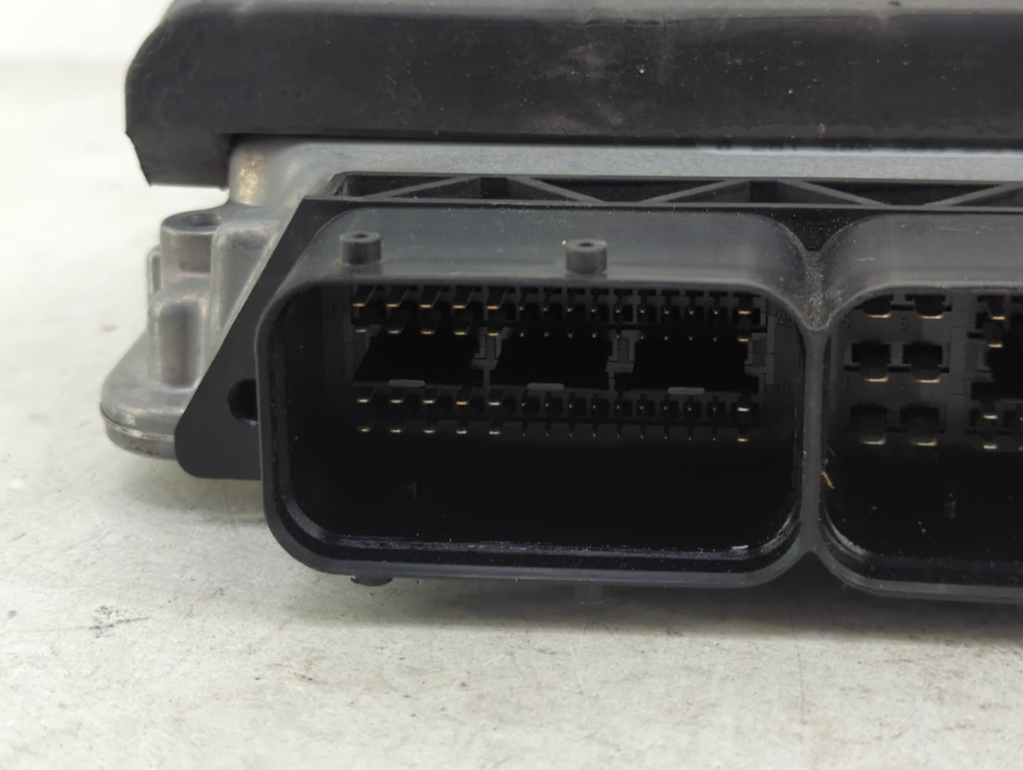 2013-2016 Audi A4 PCM Engine Control Computer ECU ECM PCU OEM P/N:8K5 907 115 C 8K5907115J Fits Fits 2013 2014 2015 2016 OEM