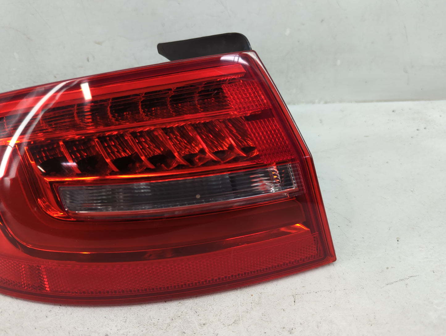 2013-2016 Audi A4 Tail Light Assembly Driver Left OEM P/N:01091603 Fits Fits 2013 2014 2015 2016 OEM Used Auto Parts - Oemus