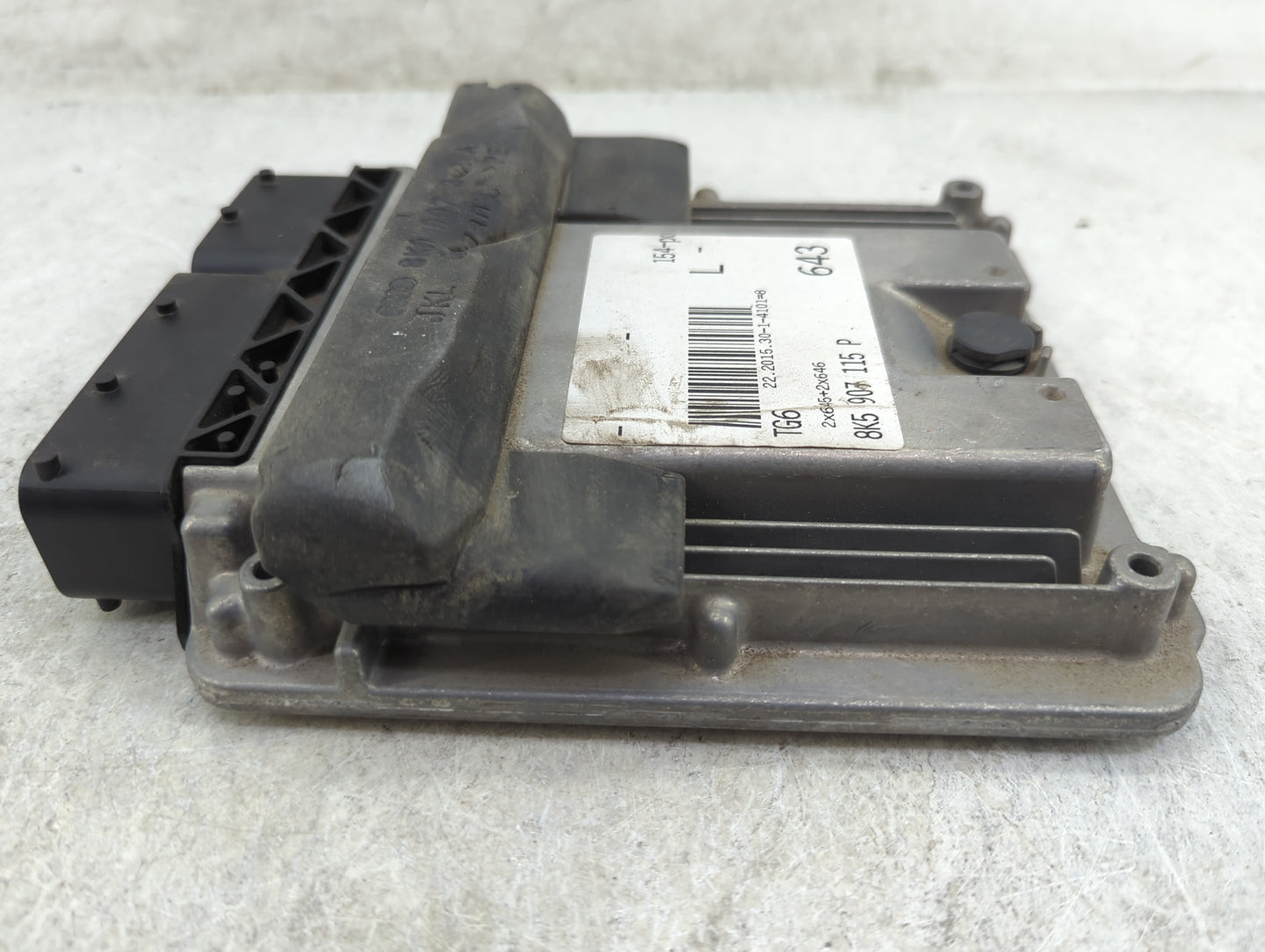 2016 Audi A4 PCM Engine Control Computer ECU ECM PCU OEM P/N:8K5 907 115 P 8K0 907 379 A Fits OEM Used Auto Parts - Oemuseda