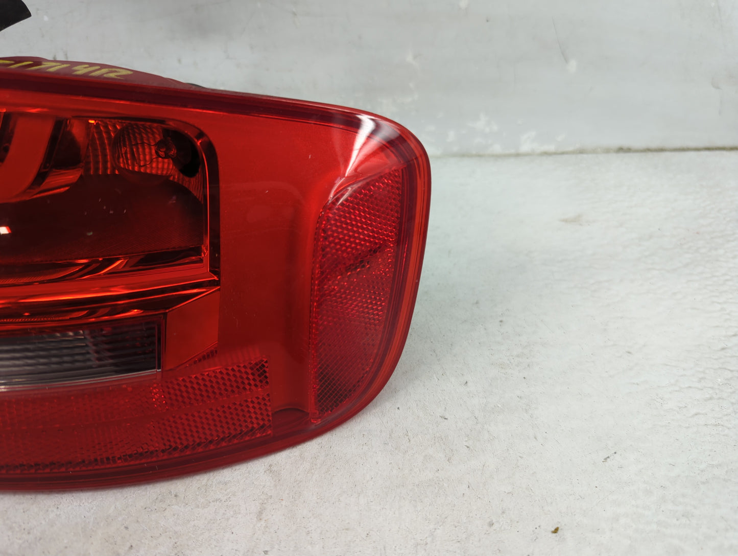 2013-2016 Audi A4 Tail Light Assembly Passenger Right OEM P/N:01091404 Fits Fits 2013 2014 2015 2016 OEM Used Auto Parts - O
