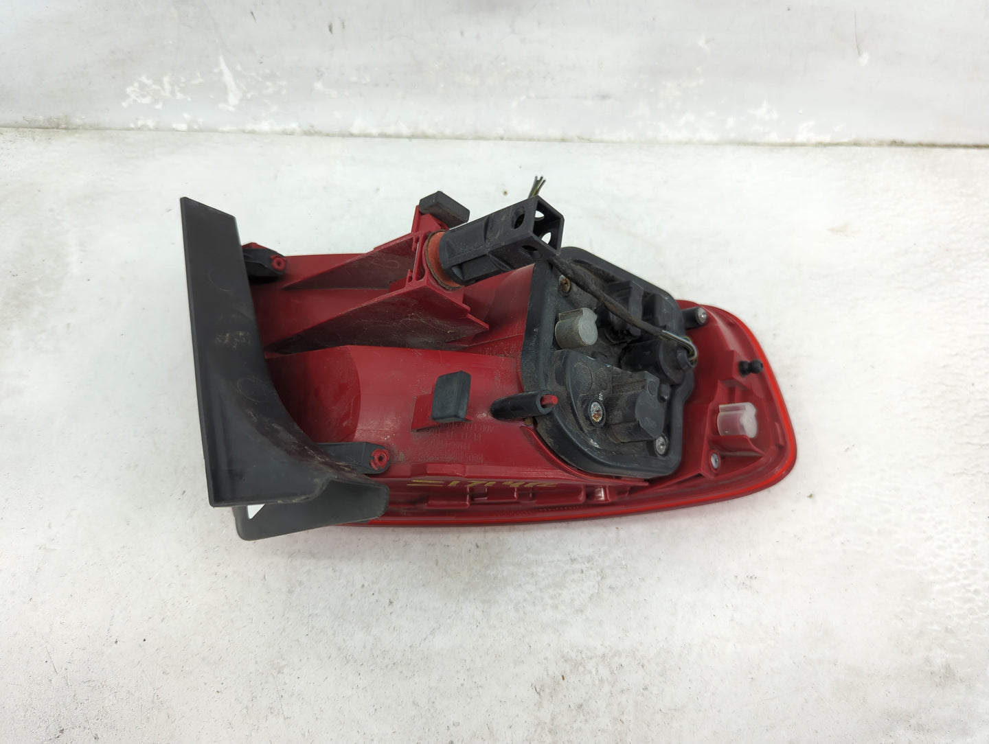2013-2016 Audi A4 Tail Light Assembly Passenger Right OEM P/N:01091404 Fits Fits 2013 2014 2015 2016 OEM Used Auto Parts - O