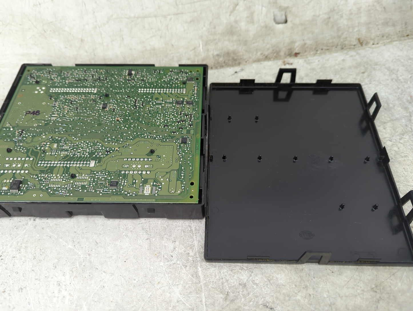 2013-2016 Audi A4 Body Control Module Bcm Inner Cabin Fuse Box - Oemusedautoparts1.com