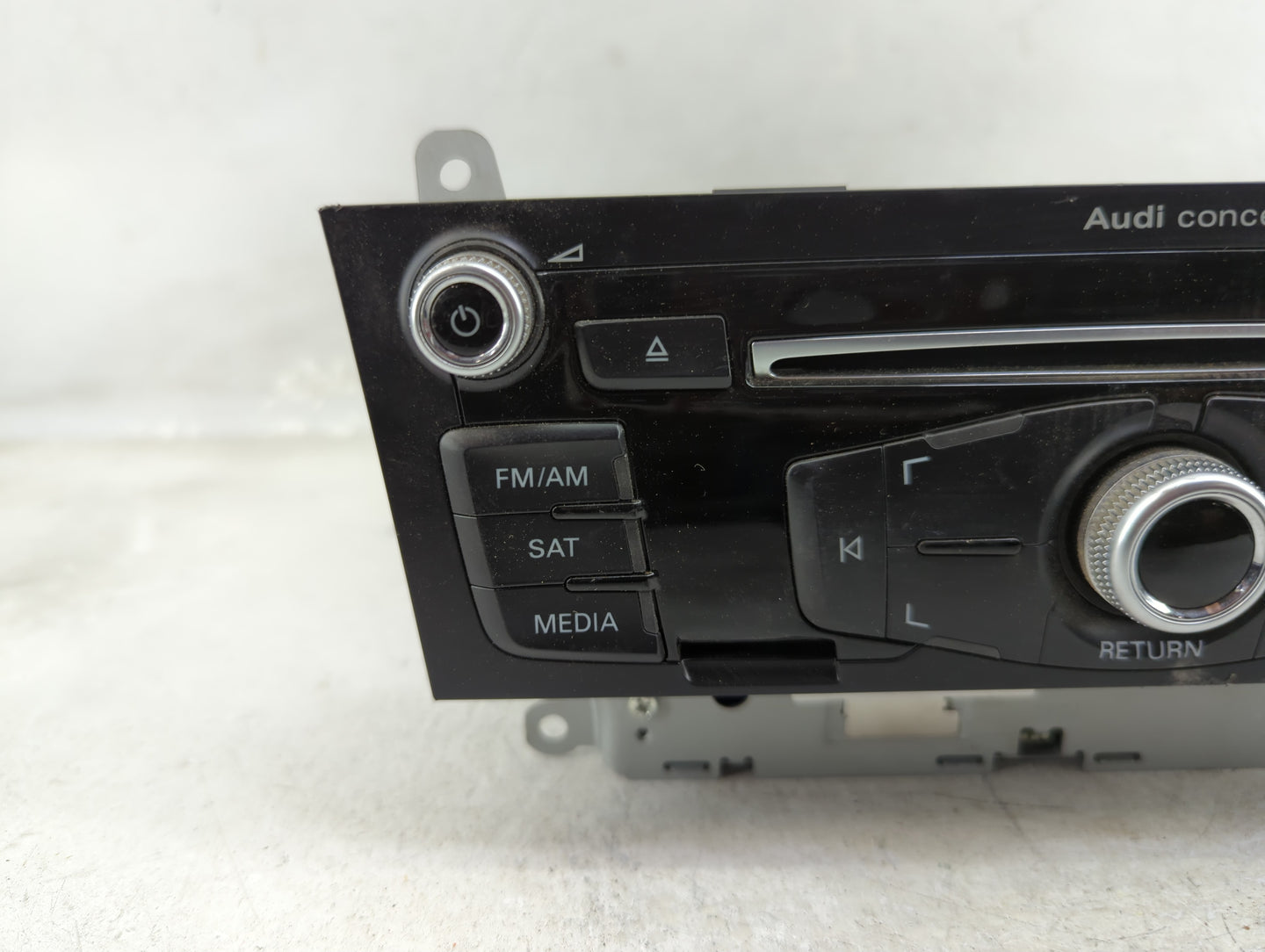 2013-2016 Audi A4 Radio AM FM Cd Player Receiver Replacement P/N:0810 0035 8R1 035 186 Q Fits Fits 2013 2014 2015 2016 OEM U