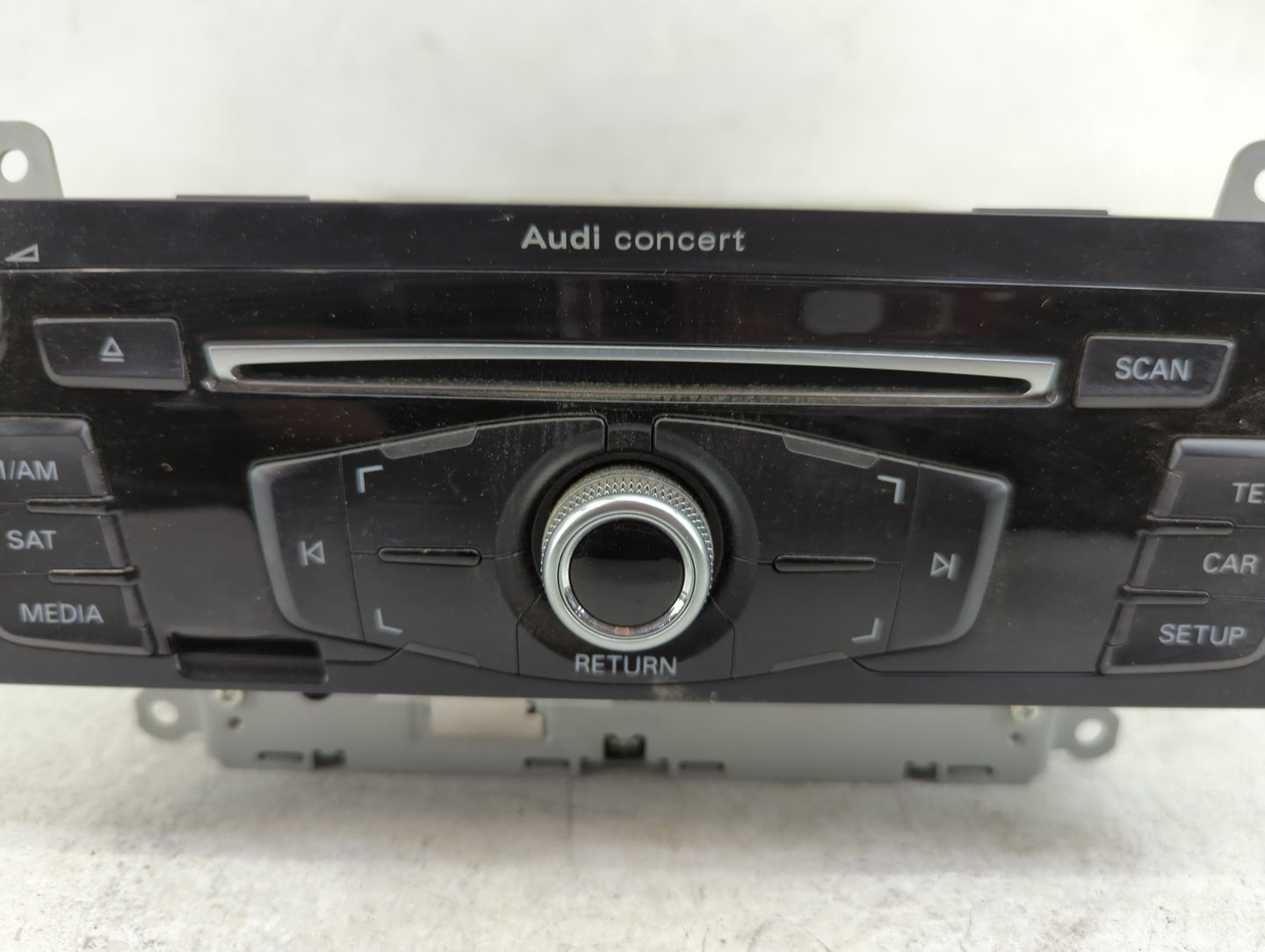 2013-2016 Audi A4 Radio AM FM Cd Player Receiver Replacement P/N:0810 0035 8R1 035 186 Q Fits Fits 2013 2014 2015 2016 OEM U