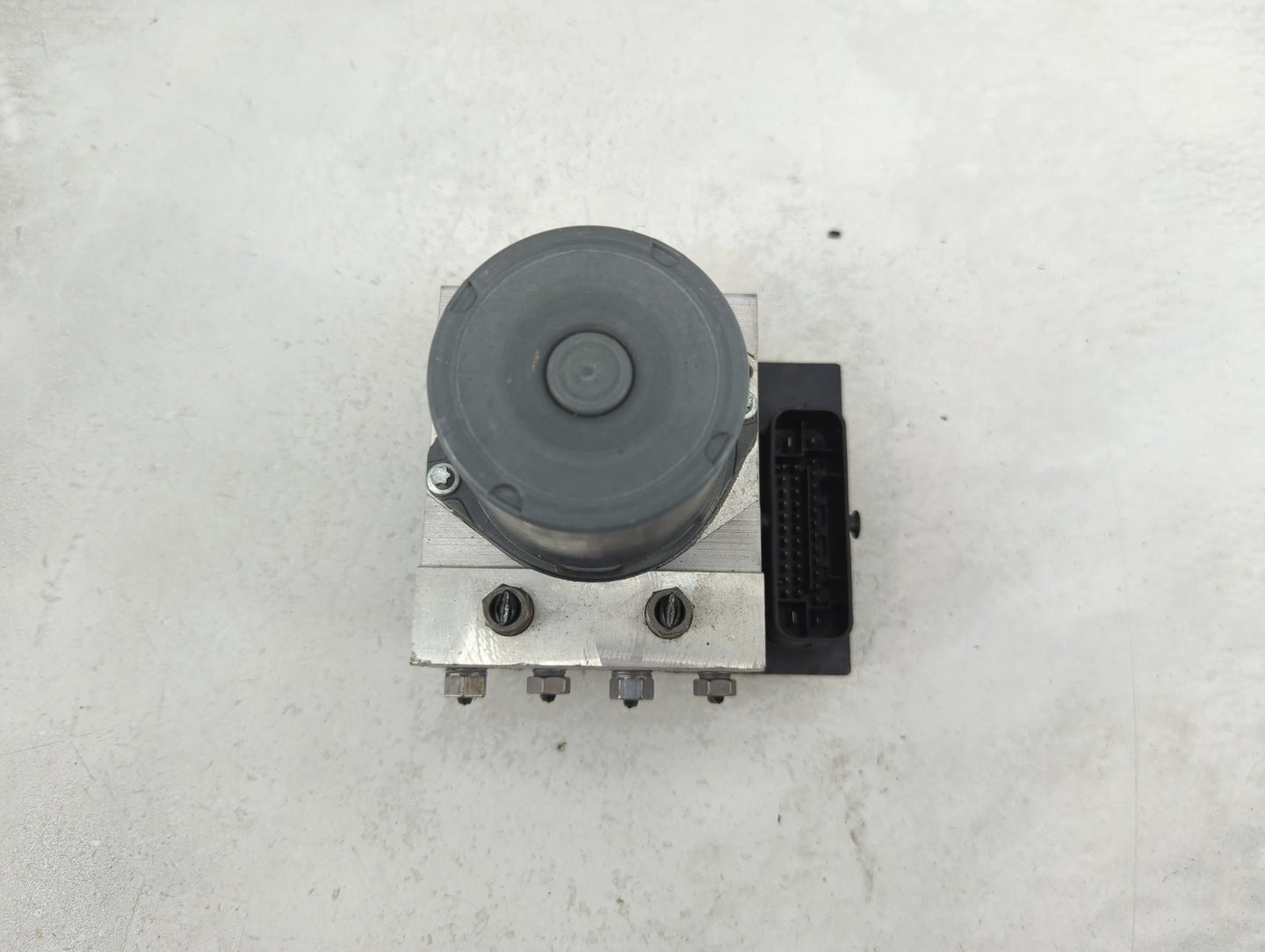 2014-2016 Audi A4 ABS Pump Control Module Replacement P/N:8K0 907 379 CP 0 265 239 432 Fits Fits 2014 2015 2016 2017 OEM Use