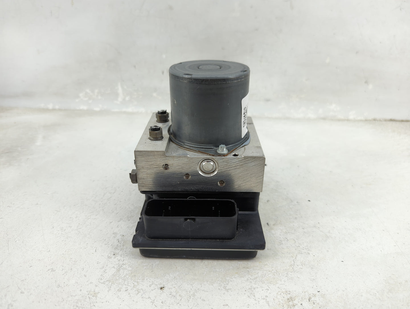2014-2016 Audi A4 ABS Pump Control Module Replacement P/N:8K0 907 379 CP 0 265 239 432 Fits Fits 2014 2015 2016 2017 OEM Use