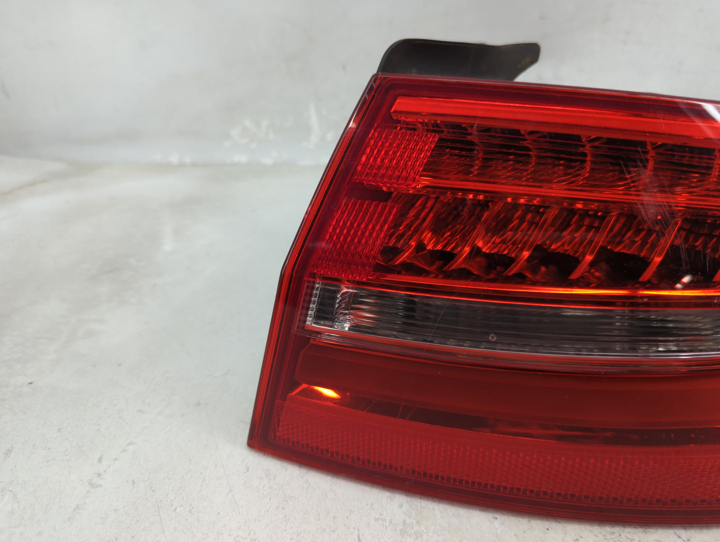 2013-2016 Audi A4 Tail Light Assembly Passenger Right OEM P/N:01091404 Fits Fits 2013 2014 2015 2016 OEM Used Auto Parts - O