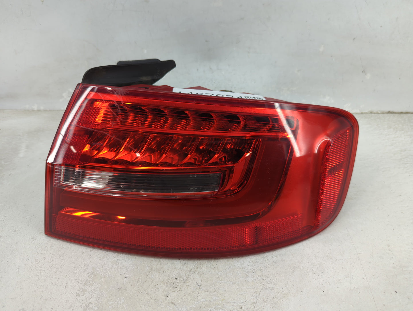 2013-2016 Audi A4 Tail Light Assembly Passenger Right OEM P/N:01091404 Fits Fits 2013 2014 2015 2016 OEM Used Auto Parts - O