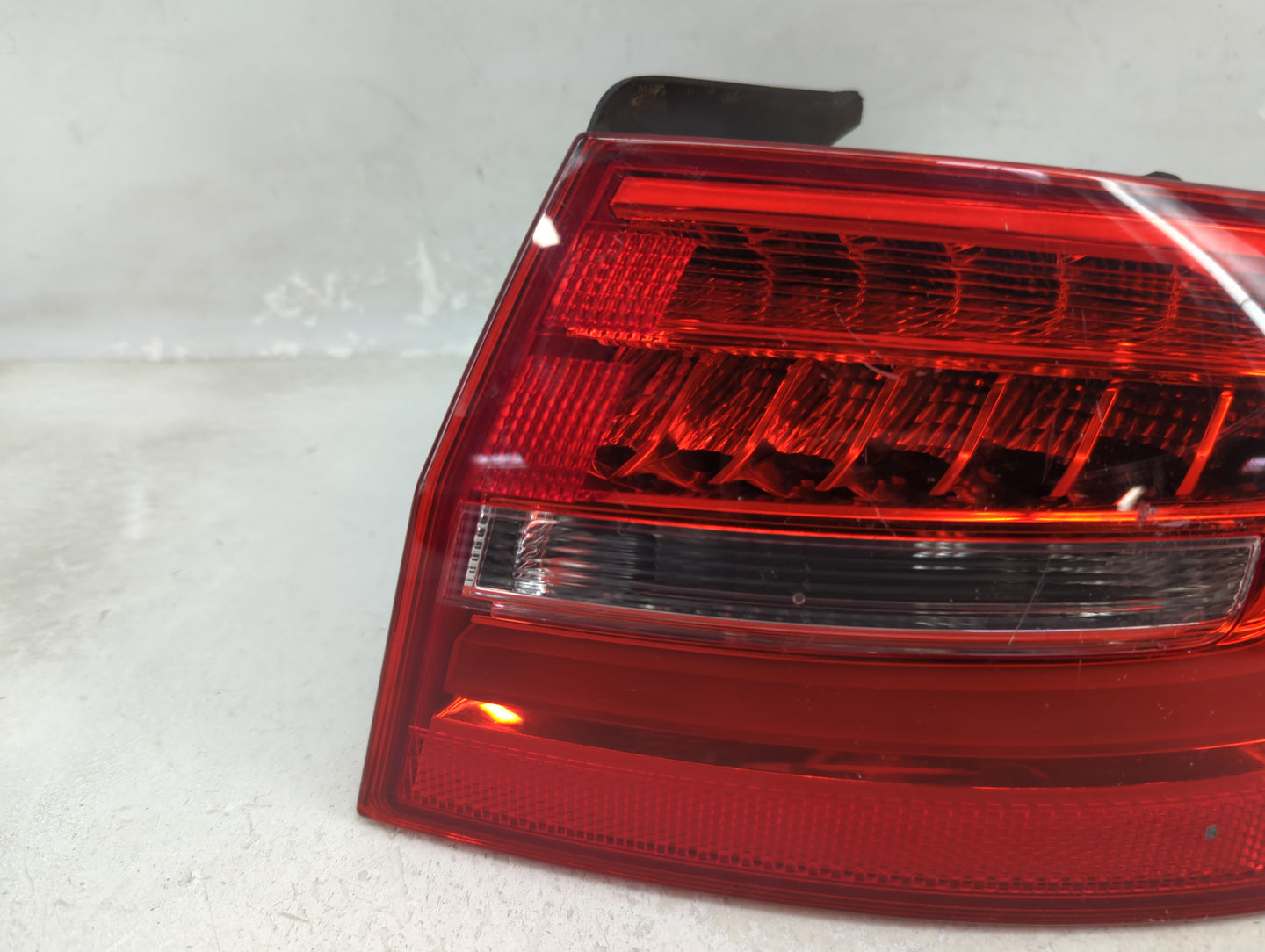 2013-2016 Audi A4 Tail Light Assembly Passenger Right OEM P/N:01091404 Fits Fits 2013 2014 2015 2016 OEM Used Auto Parts - O